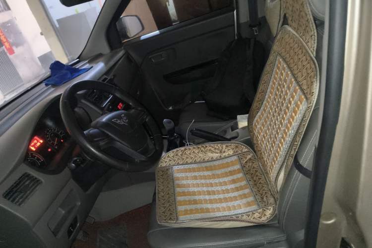 Used Wuling Rongguang V 2015 1.5L Base Version