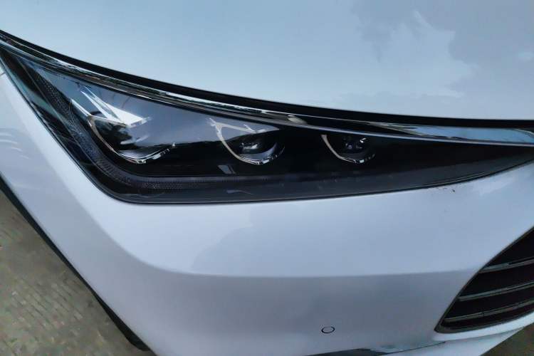 Used BYD Tang 2019 2.0T Automatic SmartConnect Luxury 7-Seater China VI Standard Right Front Headlight