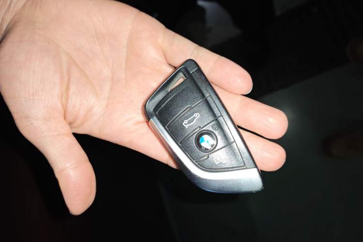 Used BMW X1 2016 sDrive18Li Premium Edition Vehicle Key