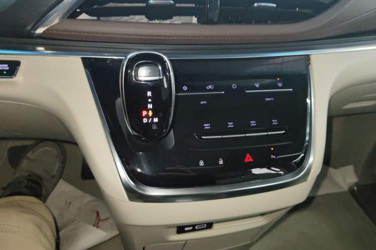 Used Buick GL8 2021 Land Cruiser Executive Class 652T Luxury Model