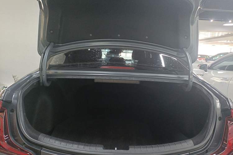 Used Hyundai Mistra 2021 1.8L CVT LUX Premium Edition