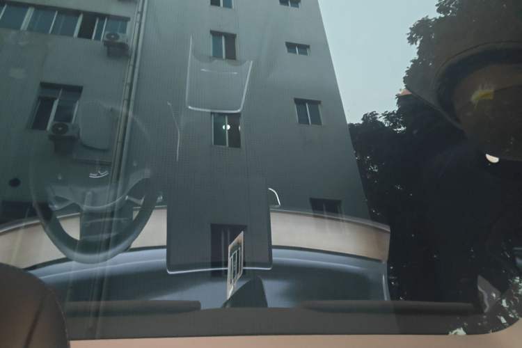 Used Tesla Model Y 2022 Long-Range All-Wheel-Drive Version Headliner