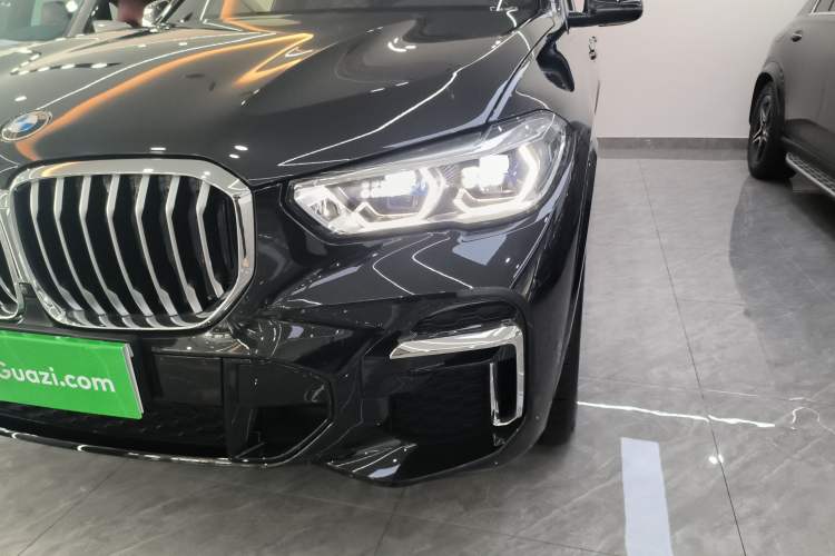 Used BMW X5 2022 xDrive 40Li M Sport Package