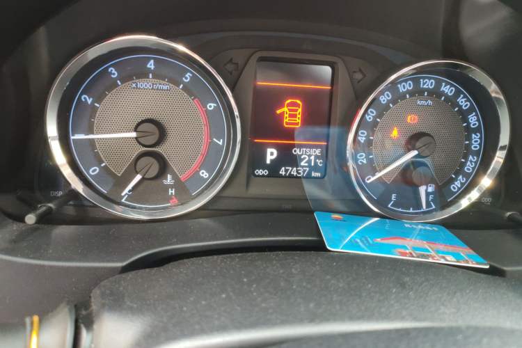 Used Toyota Corolla 2017 1.2T CVT GL-i Odometer Close Up