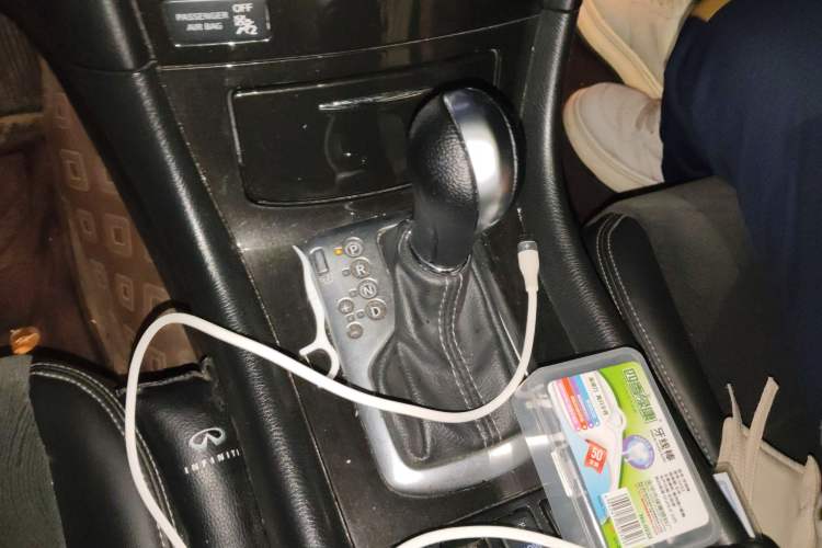 Used Infiniti QX50 2015 2.5L Comfort Edition Gear Lever