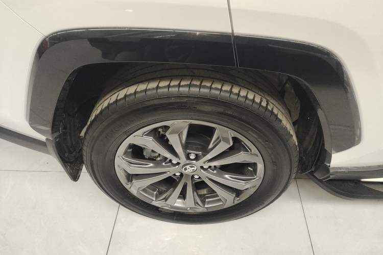 Used Toyota RAV4 2024 2.0L CVT Two-Wheel Drive Fashion Plus Edition
