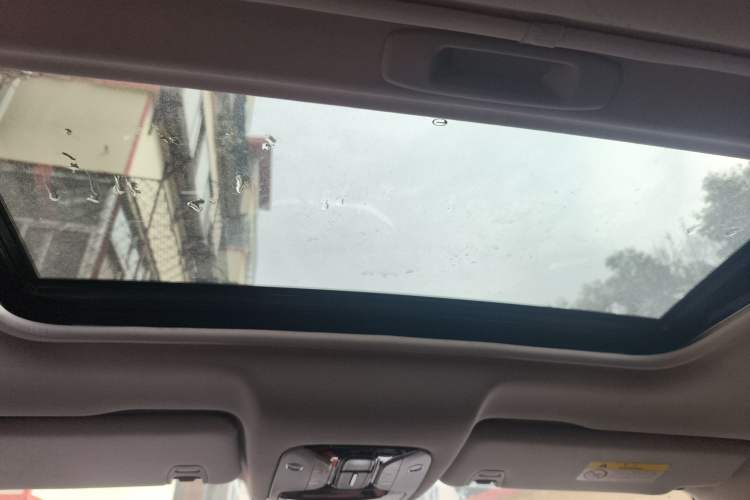 Used GAC Trumpchi GS7 2017 280T Two-Wheel Drive Luxury Model Headliner