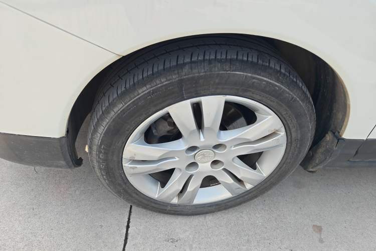 Used Peugeot 3008 2015 2.0L Automatic Trend Edition Left Front Wheel Hub