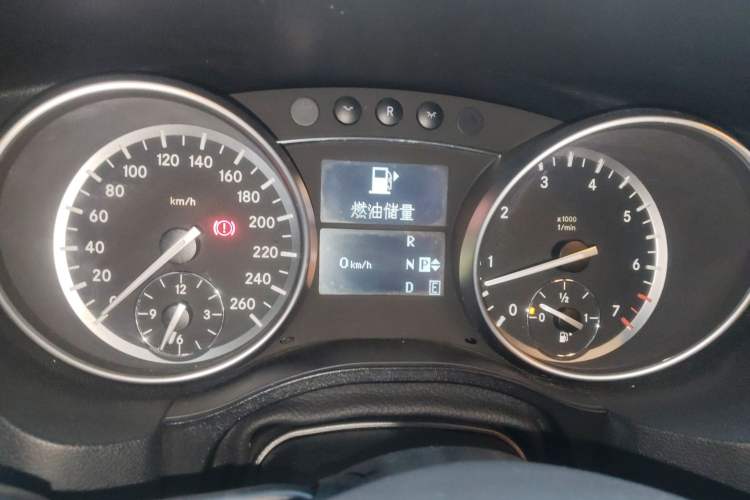 Used Mercedes-Benz R-Class 2017 R 320 4MATIC Business Edition Prestige Model