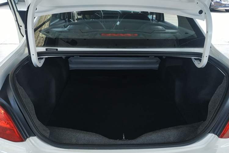 Used Peugeot 301 2016 1.6L Manual Comfort Edition Trunk