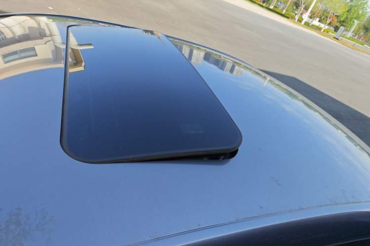 Used Roewe i5 2023 1.5L CVT Luxury Edition Roof