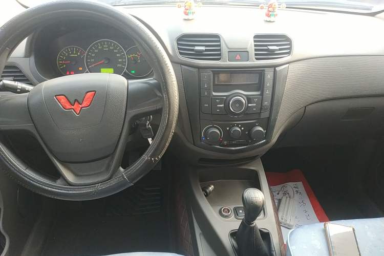Used Wuling Hongguang 2020 1.2L S Base Model China VI LSI Audio And AC Panel
