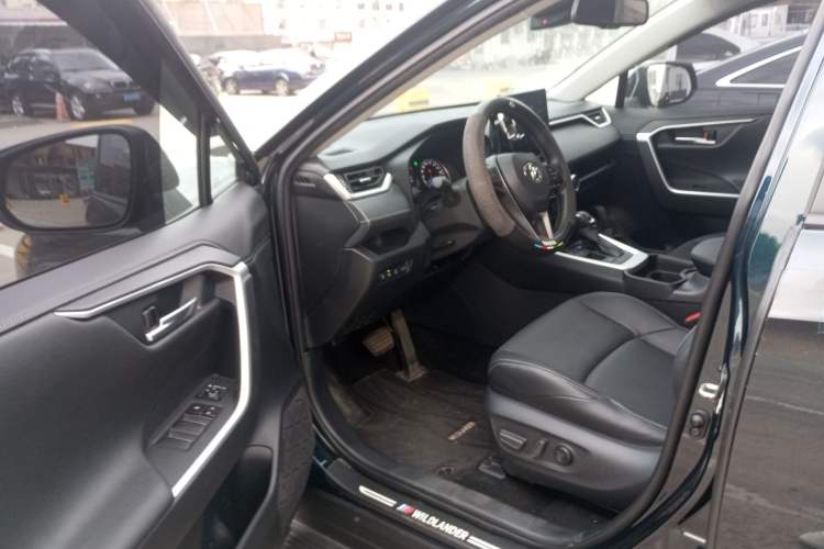 Used Toyota Wildlander 2022 Dual-Engine 2.5L E-CVT Two-Wheel Drive Prestige Edition