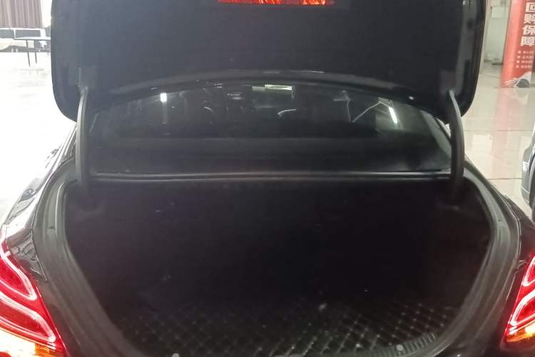 Used Mercedes-Benz C-Class 2017 Facelift C 200 L Sport Edition
