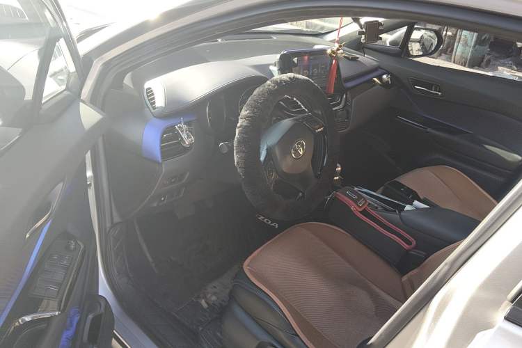 Used Toyota IZOA 2018 2.0L Yichi Version China VI Standard
