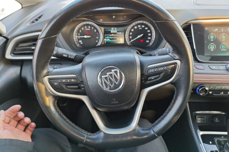 Used Buick GL6 2019 18T 6-Seater Connected Luxury Version China VI Standard