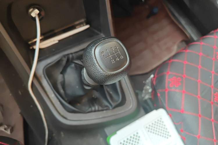 Used Wuling Hongguang V 2019 1.5L Standard Version China VI LAR Gear Lever