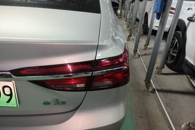 Used Roewe i6 New Energy 2017 45T Hybrid Connect & Smart Enjoyment Edition Right Rear Taillight