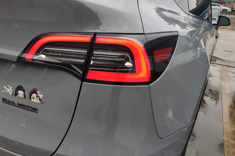 Used Tesla Model Y 2021 Long-Range All-Wheel-Drive Version 3D7
