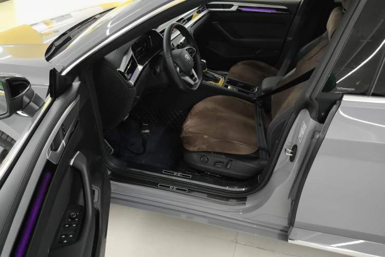 Used Volkswagen FAW-Volkswagen CC 2024 380TSI Striking Edition
