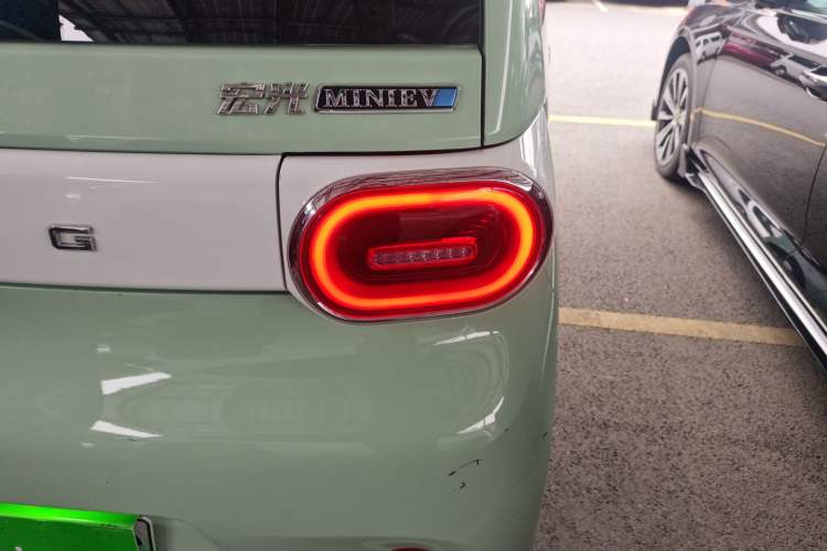Used Wuling Hongguang MINIEV 2024 3rd Generation 215km Advanced Version Right Rear Taillight