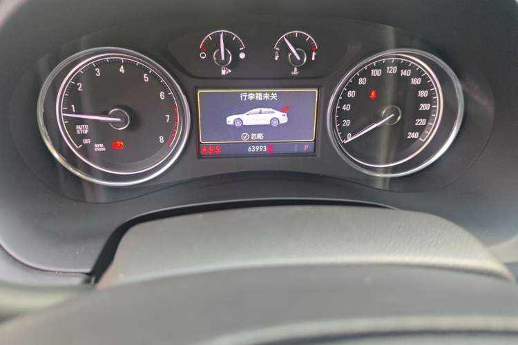 Used Buick LaCrosse 2022 652T Luxury Version Odometer Close Up