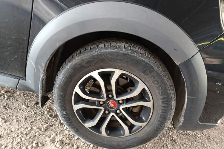 Used FORTHING Joyear XV 2016 1.6L CVT Comfort Model Right Front Wheel Hub