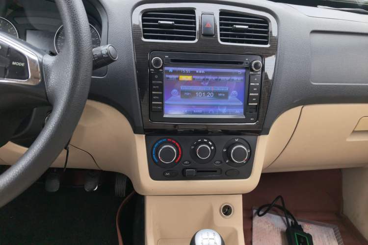 Used Dongfeng Fengon 370 2016 1.5L Manual Elite Home Edition 5 Seats
