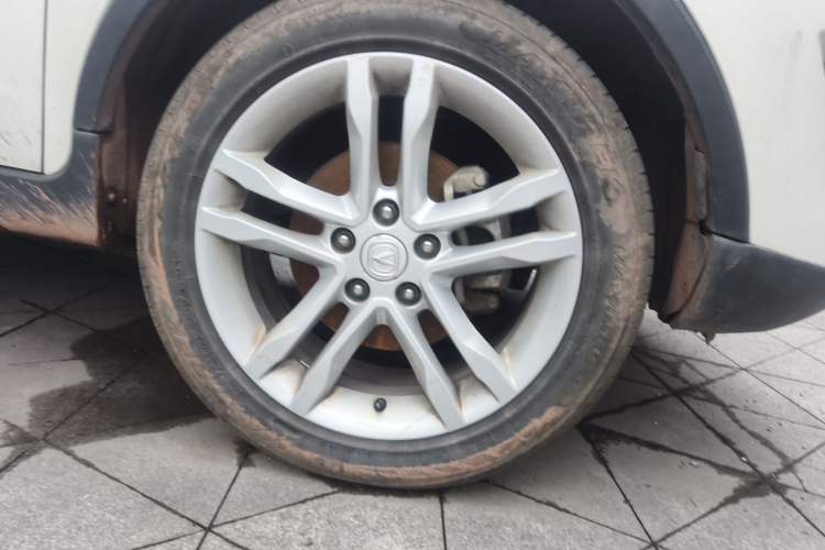 Used CHANGAN CS35 2015 1.6L Manual Luxury Model China IV Standard Right Front Wheel Hub