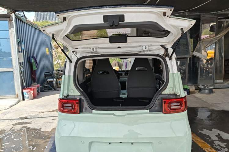 Used Wuling Hongguang MINIEV 2021 Macaron Premium Model – Lithium Iron Phosphate Trunk