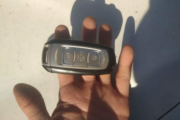 Used Geely Auto Emgrand X7 Sport 2016 2.0L Manual ZhiShang Version
