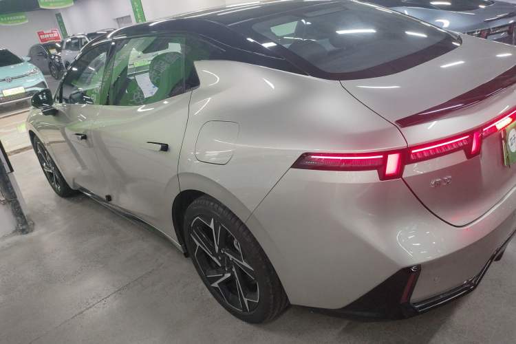 Used Lynk & Co 07 2024 EM-P 126 Long-Range Halo