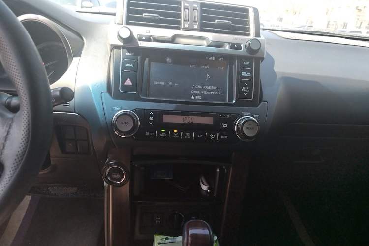 Used Toyota Prado 2016 3.5L Automatic TX-L NAVI Audio And AC Panel