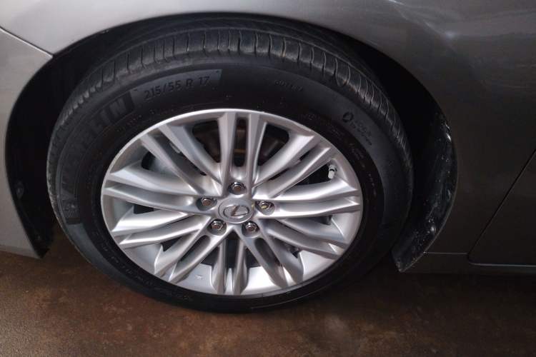 Used Lexus ES 2015 200 Elite Edition
