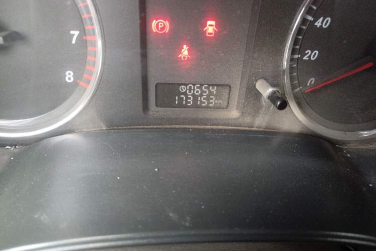 Used Great Wall Wingle 5 2014 2.4L European Version Two-Wheel Drive Entry-Level Big Double-Cab 4G69S4N
