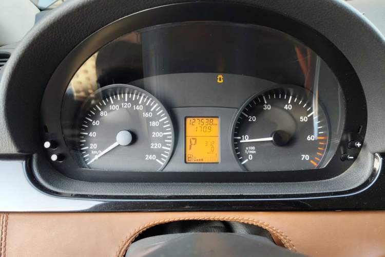 Used Mercedes-Benz Vito 2013 3.0L Elite Edition Instrument Cluster