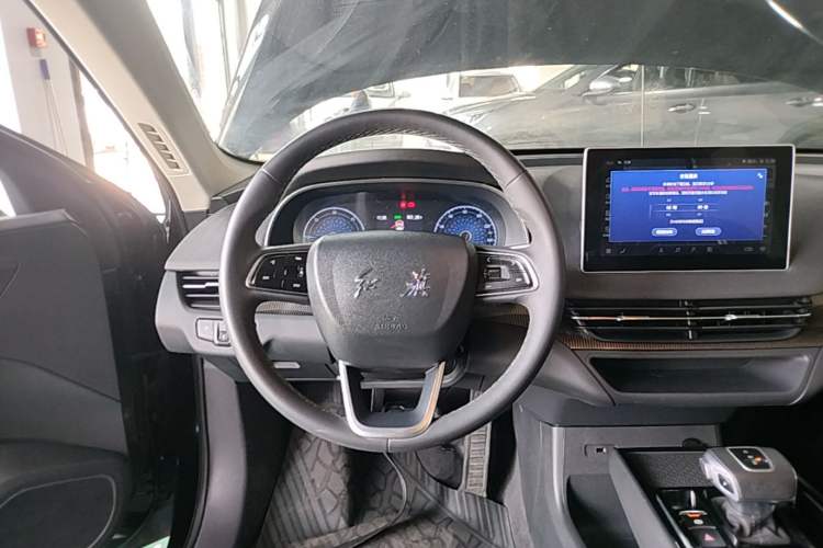 Used Hongqi E-QM5 2022 431 km Charge & Enjoy Edition