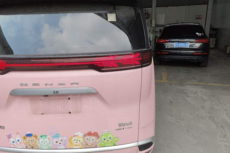 Used Denza D9 2024 DM-i 980 Four-Wheel Drive Flagship Model
