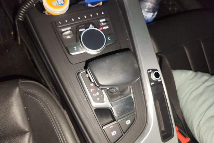 Used Audi A4L 2019 40 TFSI Fashion Version China V