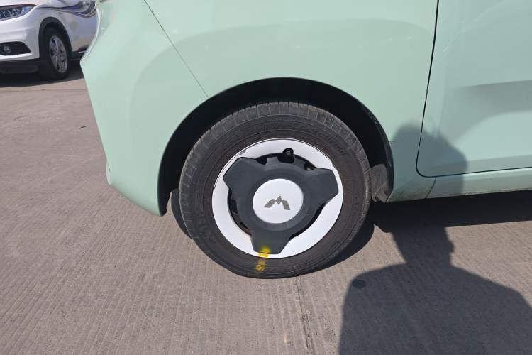 Used Wuling Hongguang MINIEV 2022 Macaron Premium Model – Lithium Iron Phosphate Left Front Wheel Hub