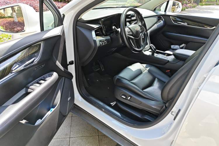 Used Cadillac XT5 2018 25T Luxury Model