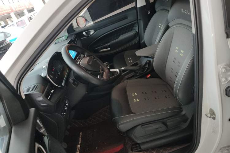 Used Baojun RM-5 2019 1.5T Manual Elite Version with 24-Hour Online Service 6 Seats Left Front Seat