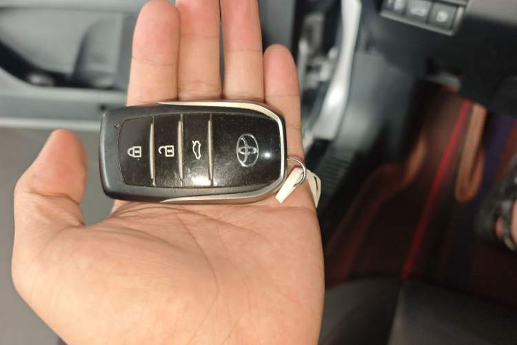 Used Toyota Avalon 2024 2.0L Premium Edition Vehicle Key