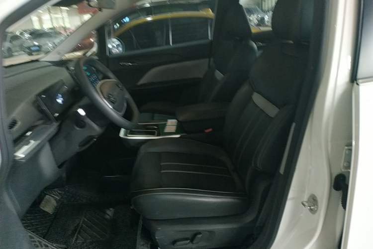 Used Venucia VX6 2023 520 Pro
