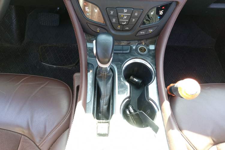 Used Buick Envision 2016 20T Two-Wheel-Drive Elite Model Gear Lever
