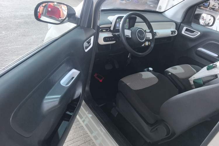 Used Wuling Hongguang MINIEV 2024 3rd Generation 215km Youth Edition Left Front Seat
