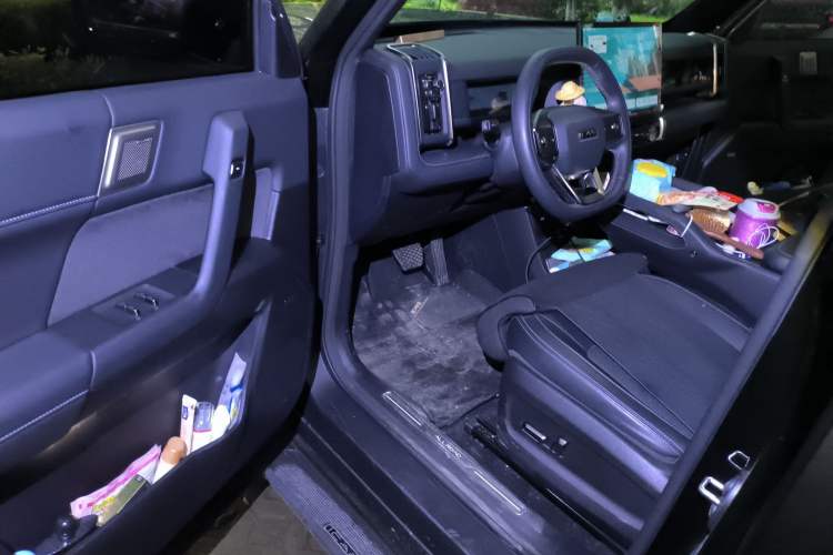 Used iCAR 03T 2024 520km Two-Wheel Drive Long-Range Enjoyment Edition Driver Seat