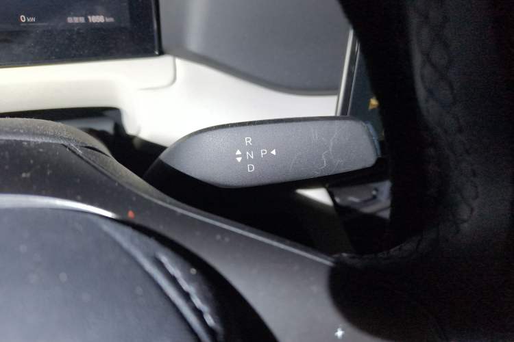 Used BYD Yuan UP 2025 Intelligent Driving Version 401 KM Dynamic Edition Gear Lever