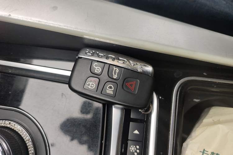 Used Jaguar F-PACE 2018 2.0T Four-Wheel Drive Urban Luxury Edition
