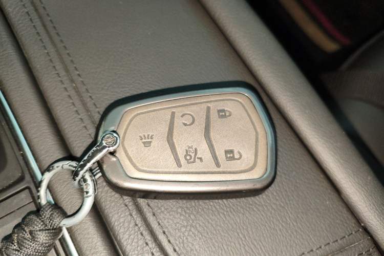 Used Cadillac XT5 2022 2.0T Two-Wheel Drive Luxury Version Vehicle Key